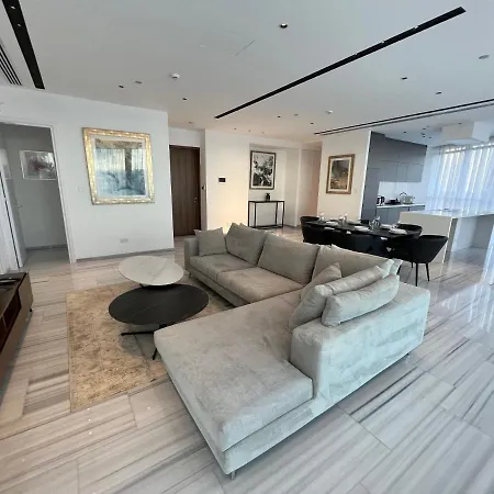 360 Nicosia-3 Bedrooms Exclusive Panoramic View شقة